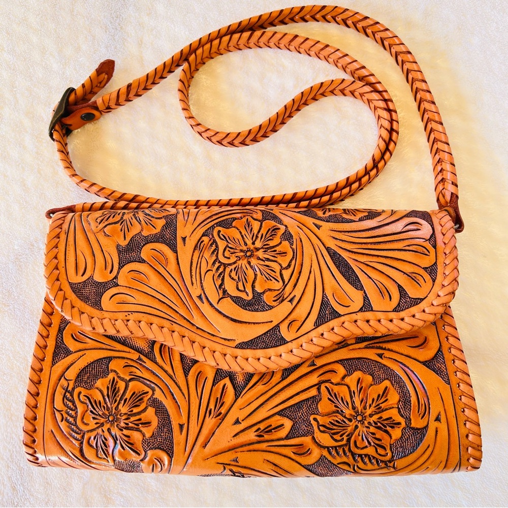 QUE CHULA ITZEL NATURAL TOOLED LEATHER CROSSBODY BAG BOHO NWOT